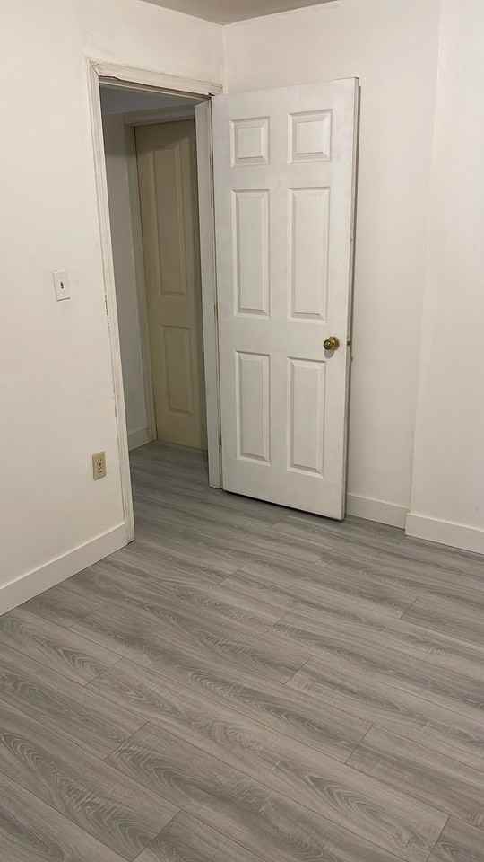 1065 E 59th Ave - Photo 4 of 5
