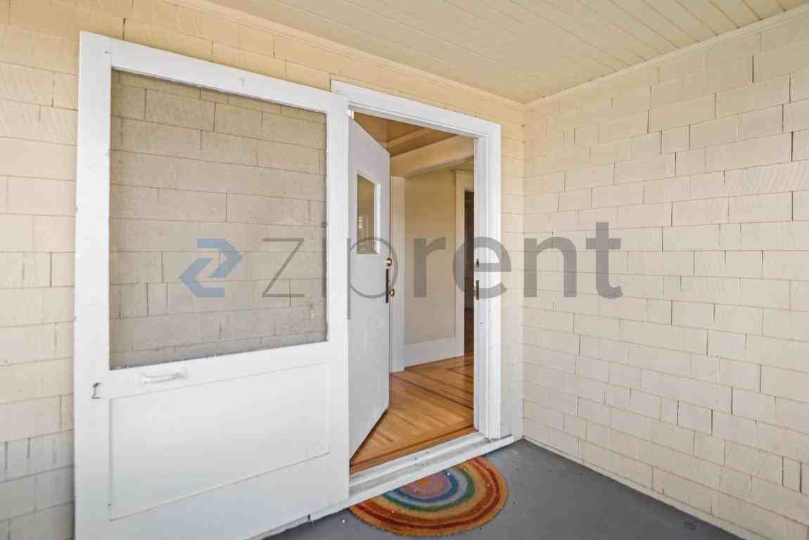 5354 Bryant Ave - Photo 5 of 26