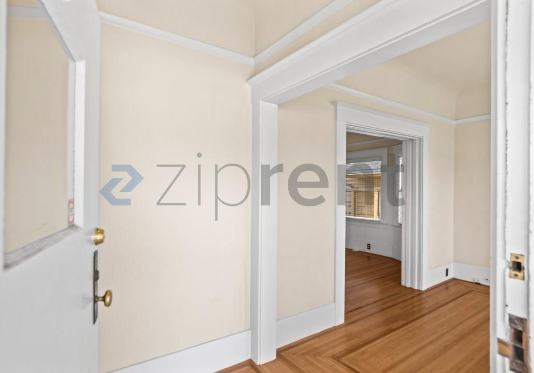 5354 Bryant Ave - Photo 6 of 26