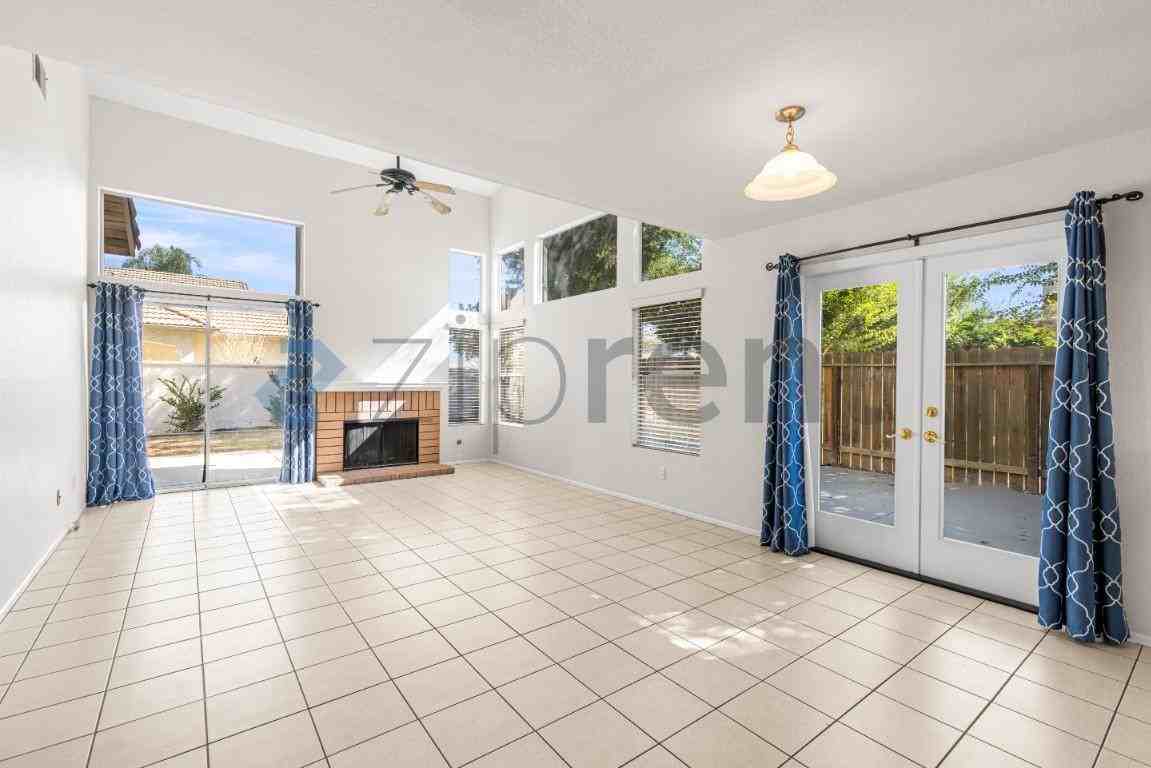 28220 Inspiration Lake Dr - Photo 6 of 32