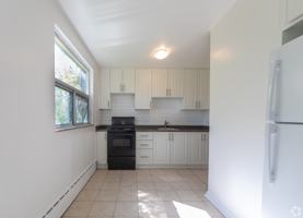featured image of 7 Glazebrook Ave