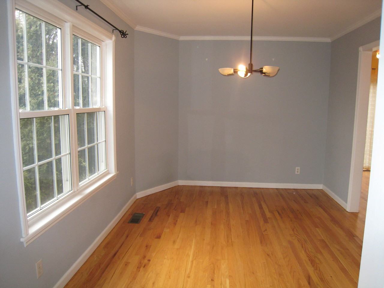 49 Clinton Ave - Photo 3 of 13