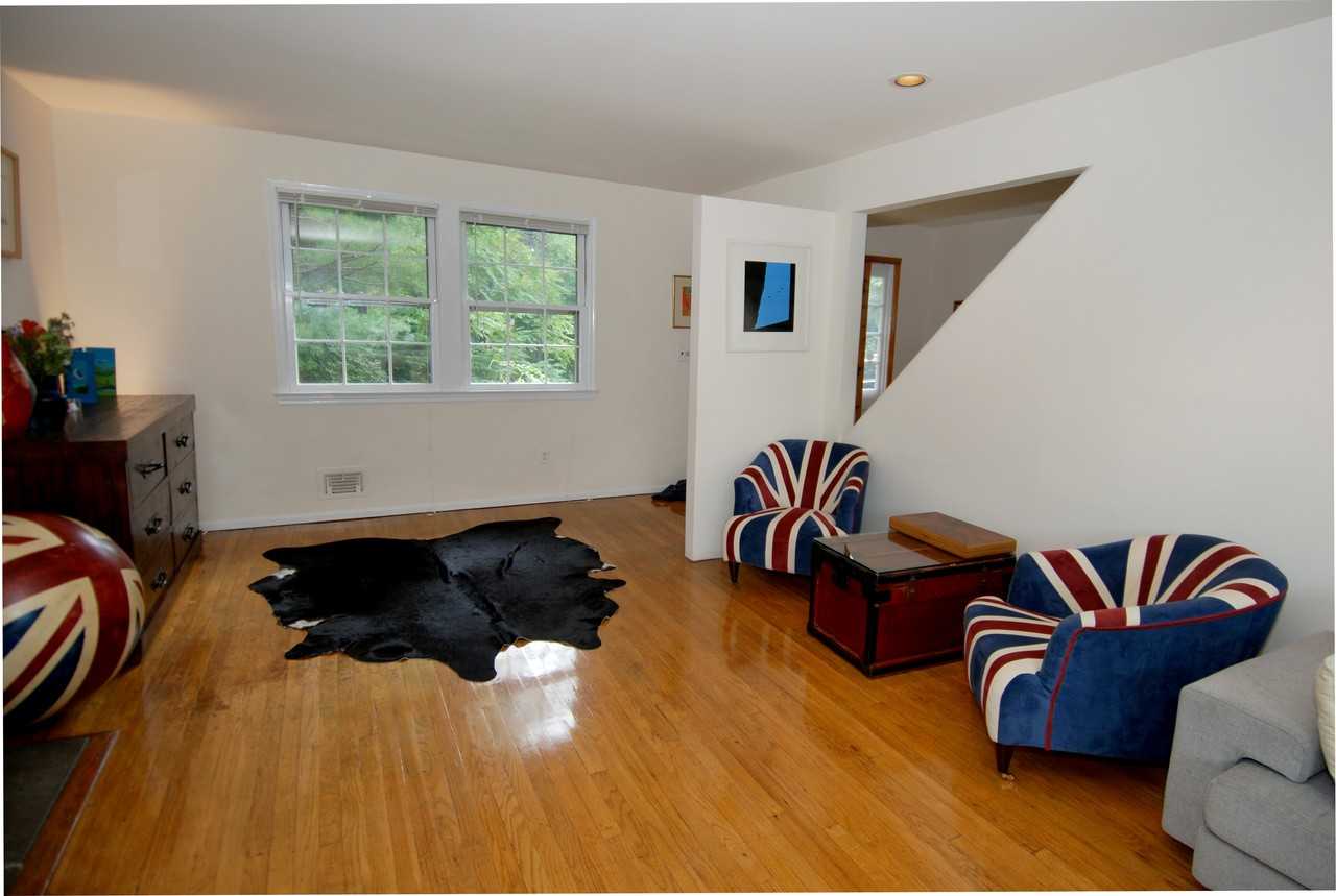 10 Lundy Ln - Photo 3 of 15