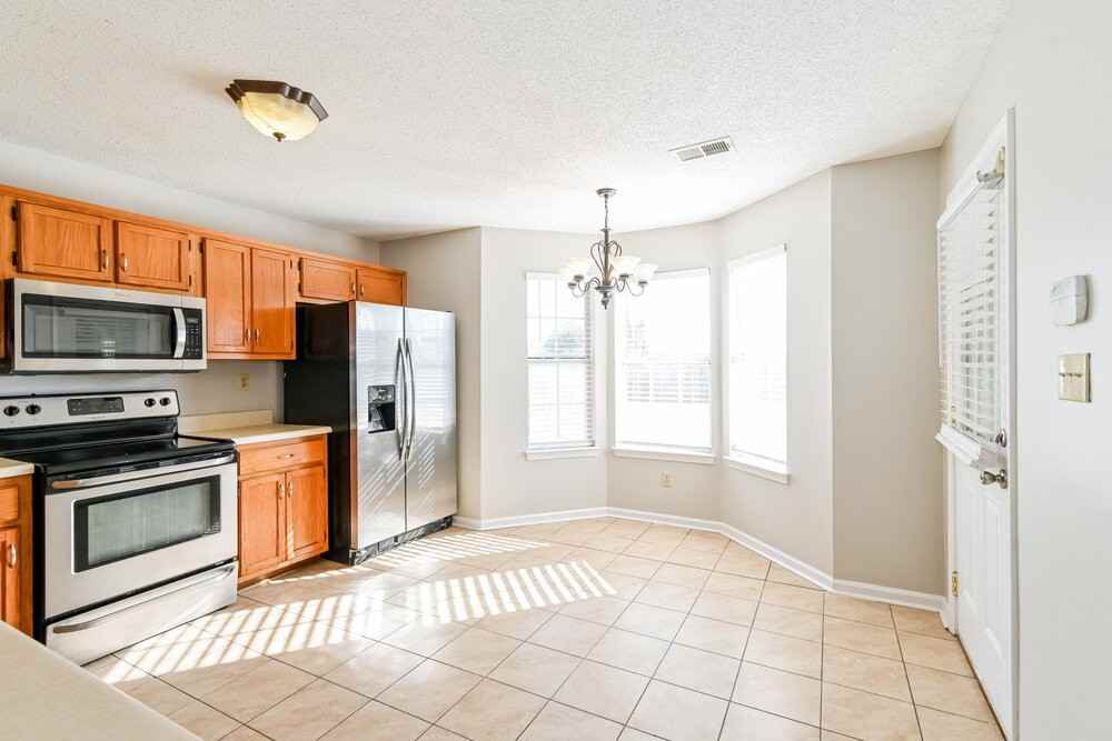 4185 Shadow Oaks Dr - Photo 6 of 16