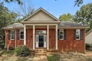 featured image of 101 Digby Ct
