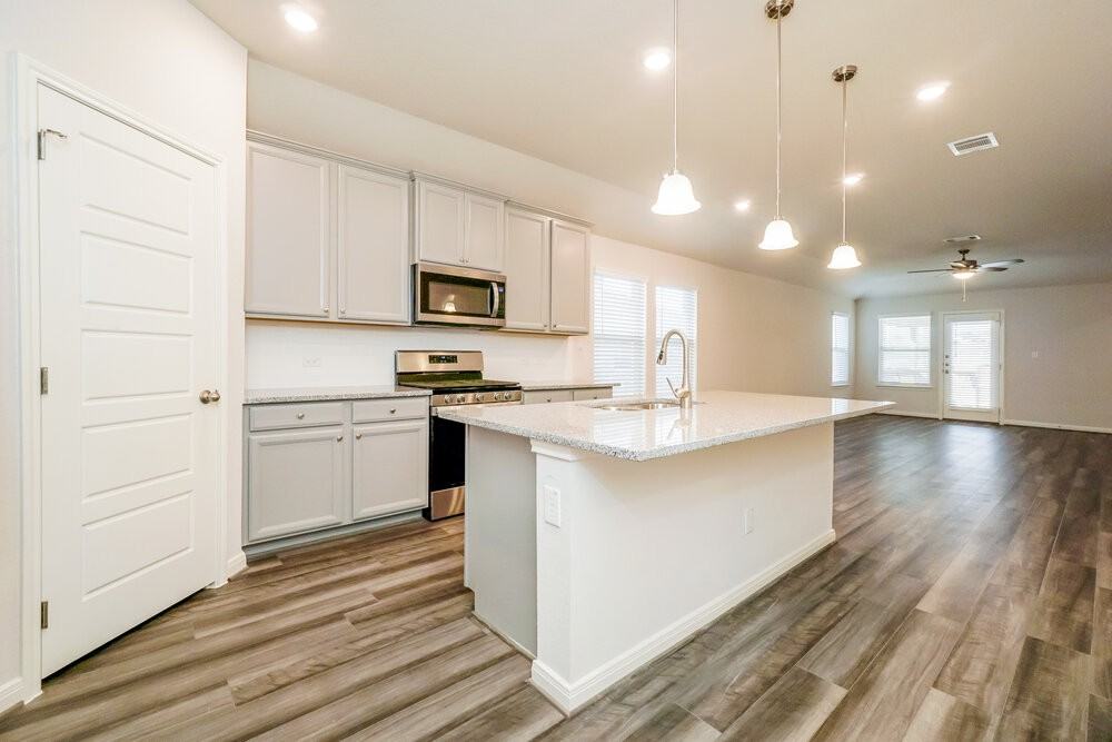12911 Azan Hts - Photo 5 of 16
