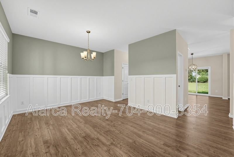 9724 Chase View Dr - Photo 7 of 21