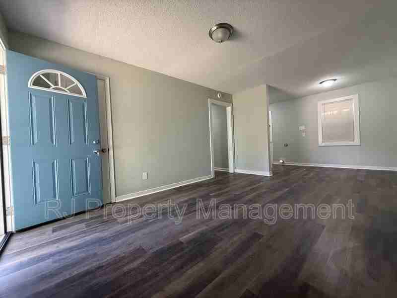 307 W Peebles Rd - Photo 2 of 9