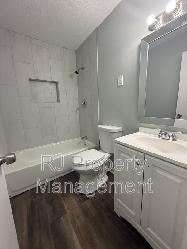 307 W Peebles Rd - Photo 5 of 9