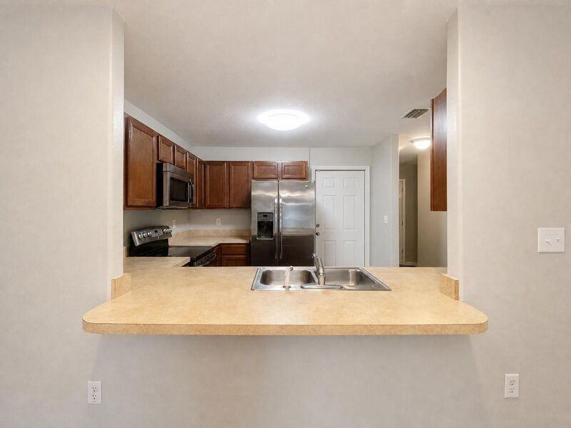 5527 Yale St - Photo 4 of 14