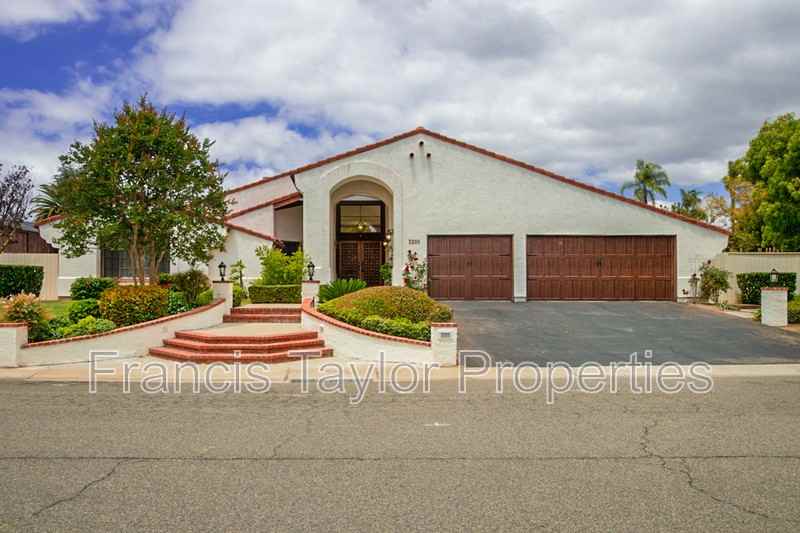 3209 Avenida Hacienda - Photo 3 of 44