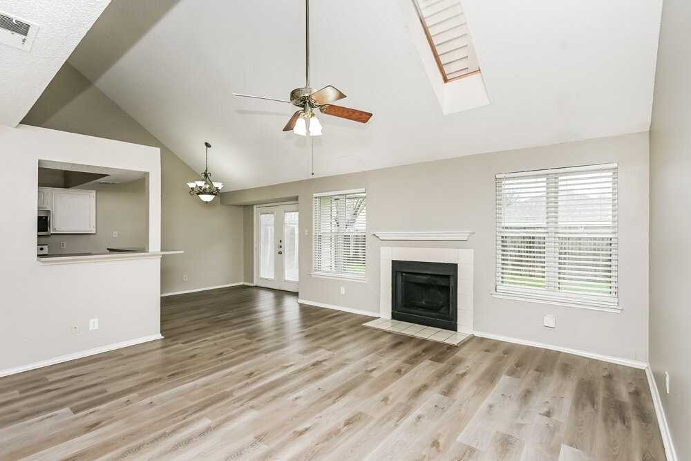 4844 Thistledown Dr - Photo 6 of 17