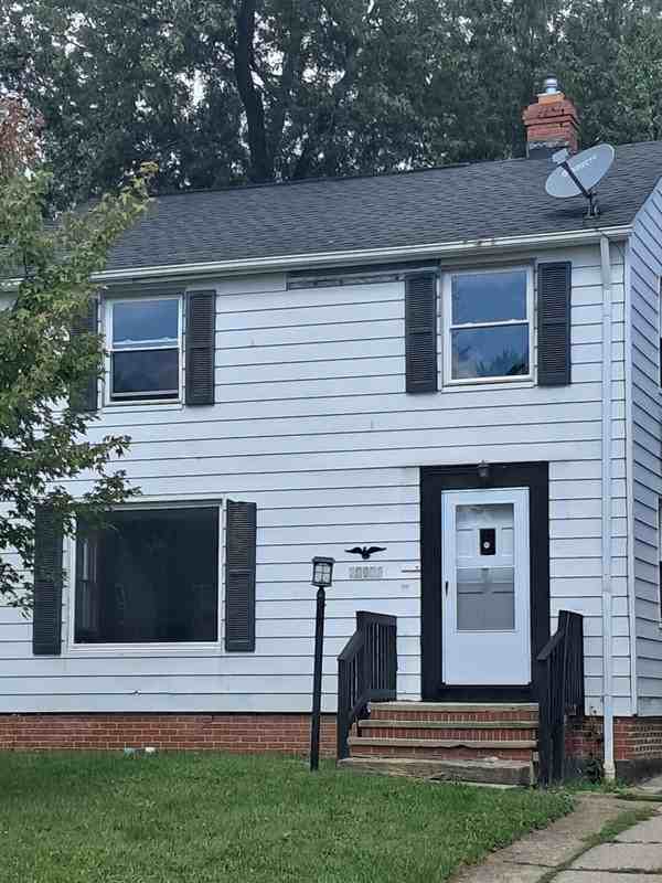 20901 Clare Ave - Photo 2 of 33