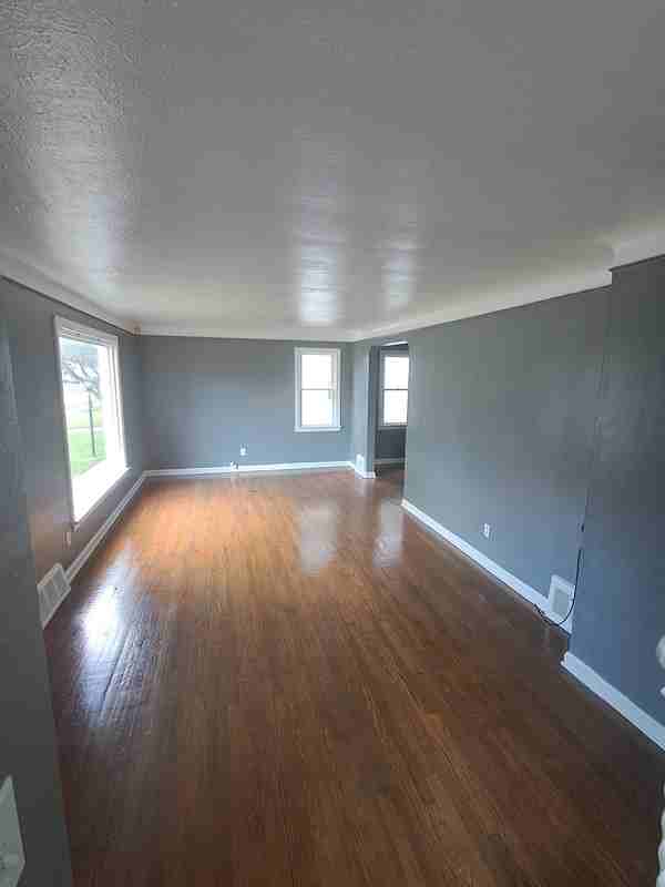 20901 Clare Ave - Photo 5 of 33