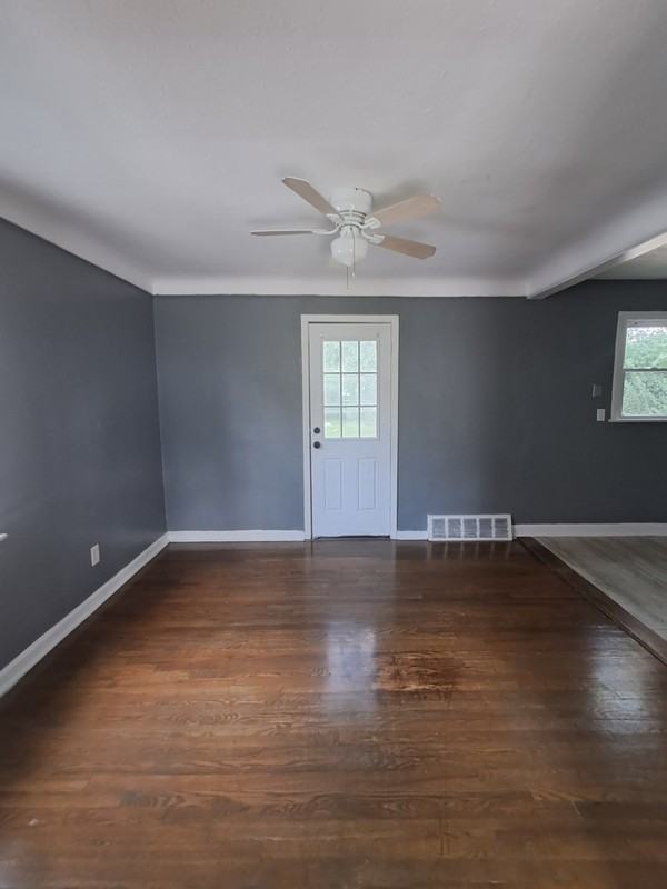 20901 Clare Ave - Photo 7 of 33