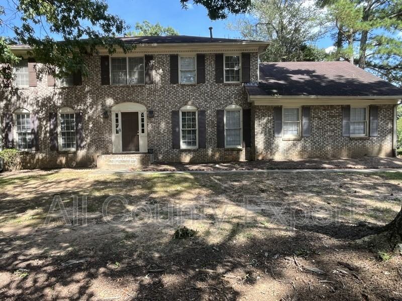 2300 Fenhurst Pl - Photo 2 of 26