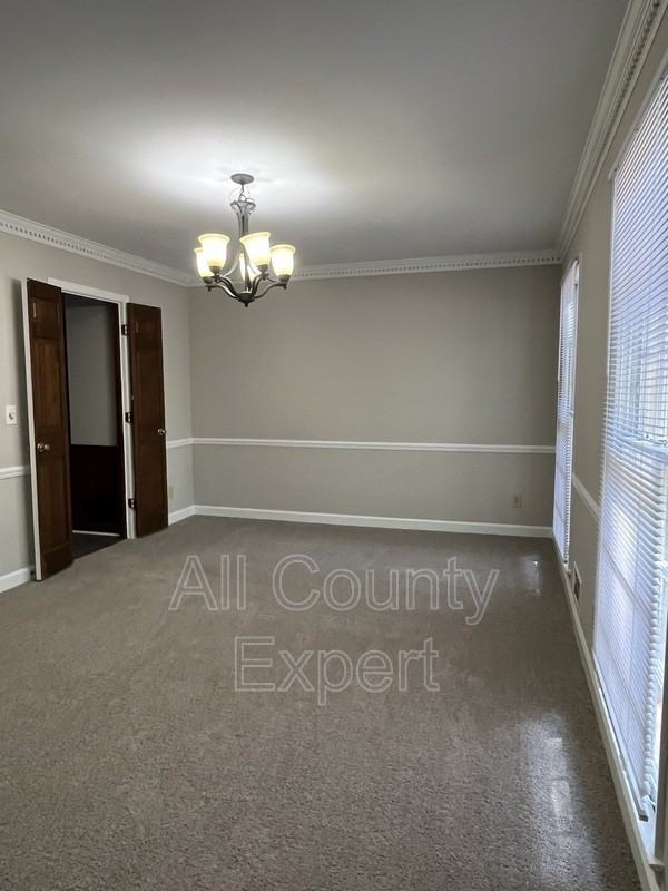 2300 Fenhurst Pl - Photo 4 of 26