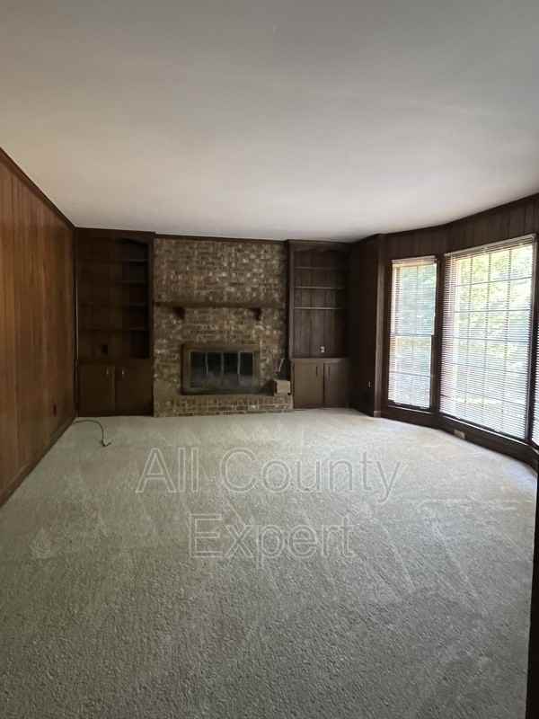 2300 Fenhurst Pl - Photo 5 of 26