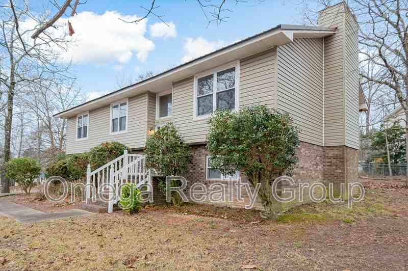 414 Woodbrier Ln - Photo 3 of 45