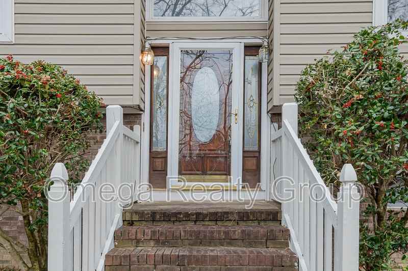 414 Woodbrier Ln - Photo 4 of 45