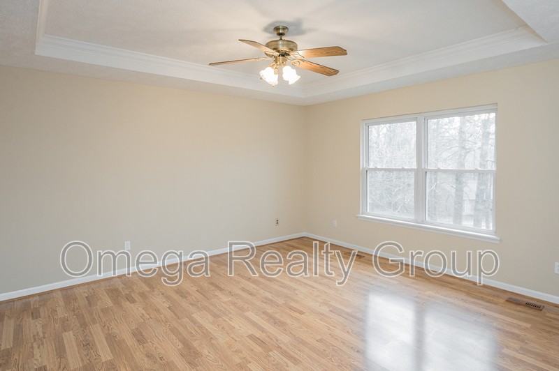 414 Woodbrier Ln - Photo 6 of 45