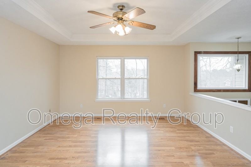 414 Woodbrier Ln - Photo 7 of 45