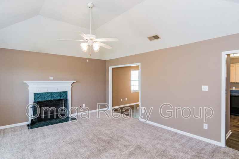 2038 Plantation Pkwy - Photo 4 of 26