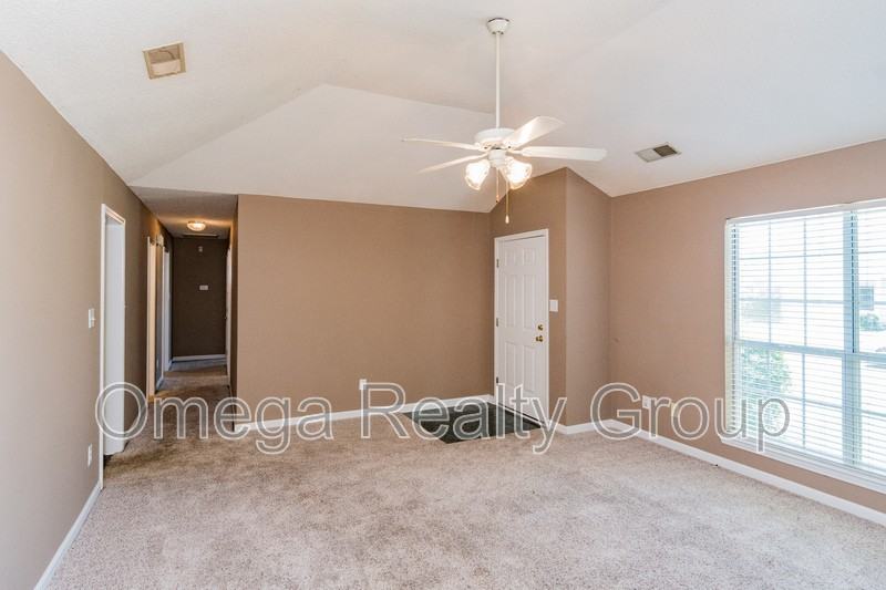 2038 Plantation Pkwy - Photo 6 of 26