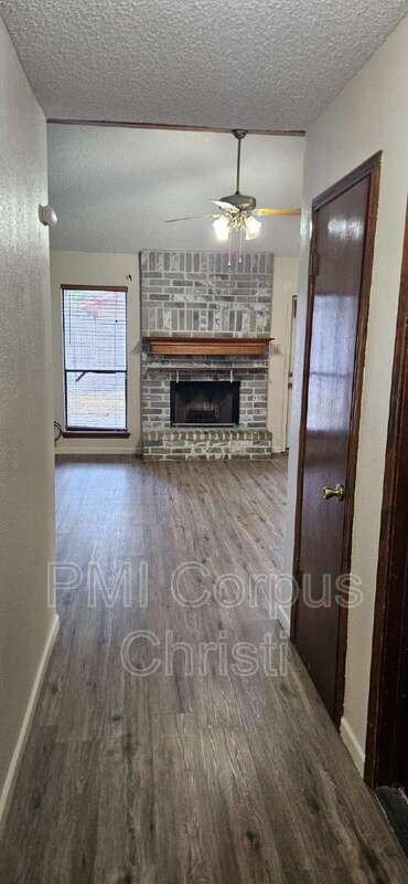 6106 Angus Dr - Photo 4 of 25