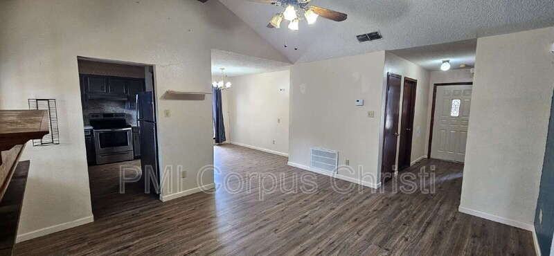 6106 Angus Dr - Photo 6 of 25