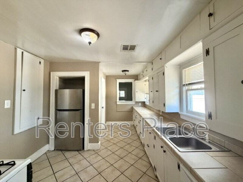 1132 S Gary Ave - Photo 6 of 18
