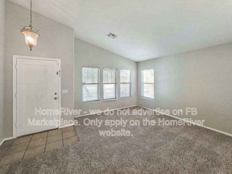 8539 W Magnolia St - Photo 3 of 20