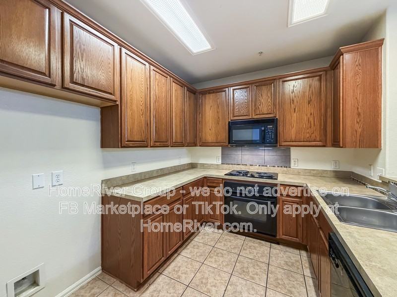 549 Legends Dr - Photo 7 of 22