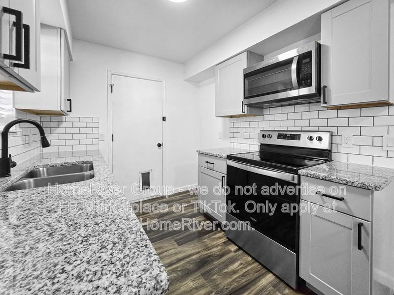 1113 Poe St - Photo 6 of 22