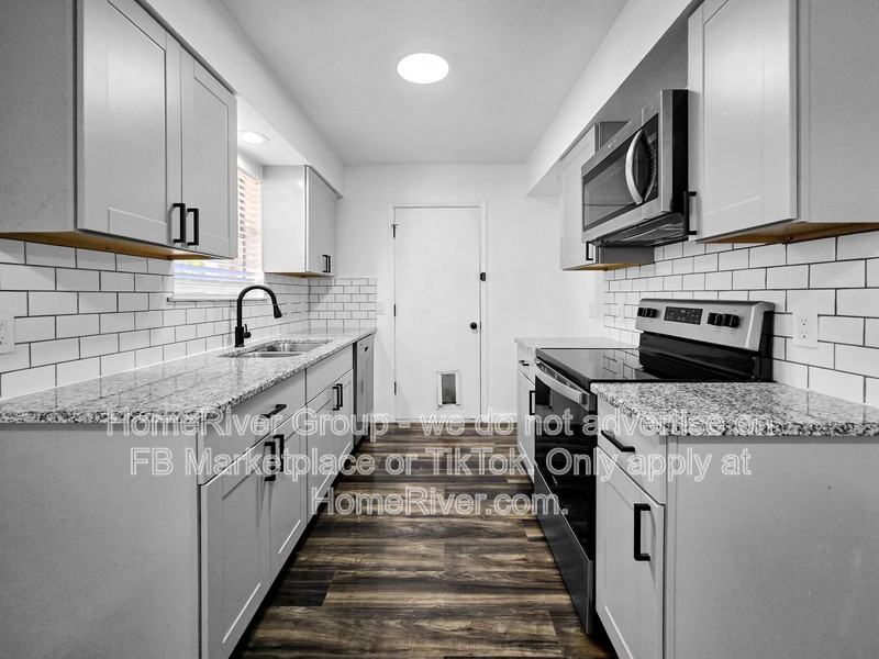 1113 Poe St - Photo 7 of 22
