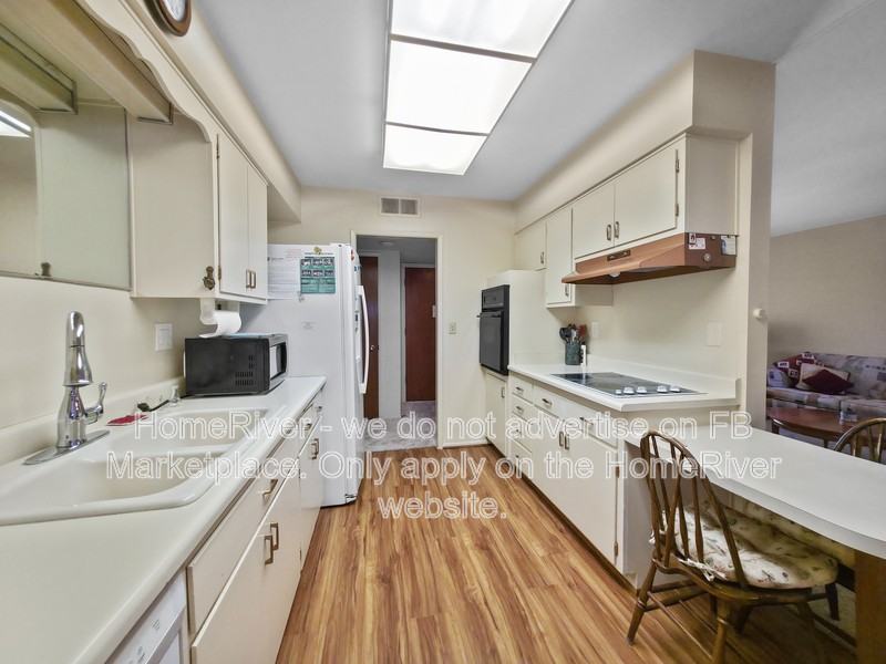 10632 W Snead Dr - Photo 5 of 19