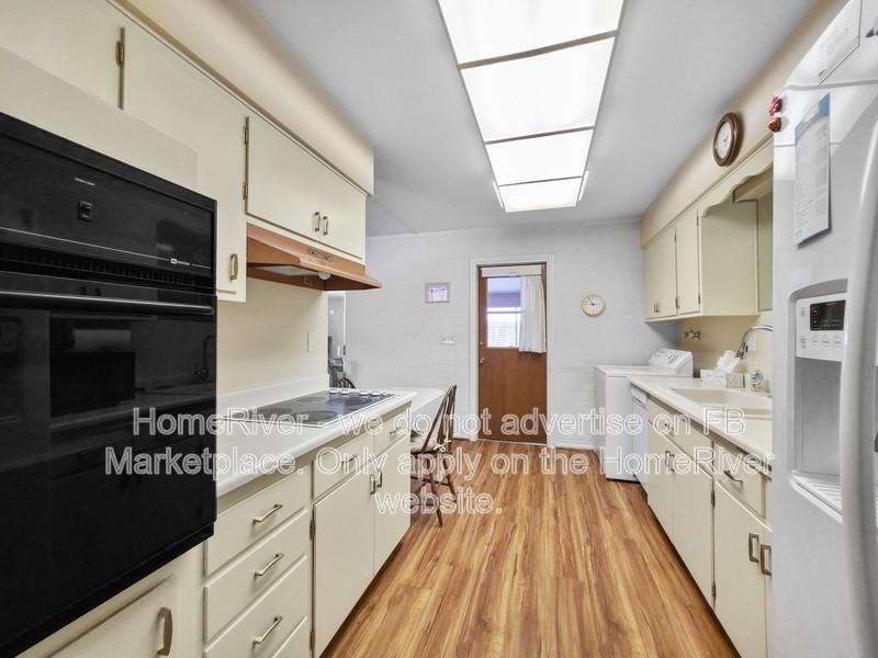 10632 W Snead Dr - Photo 2 of 19