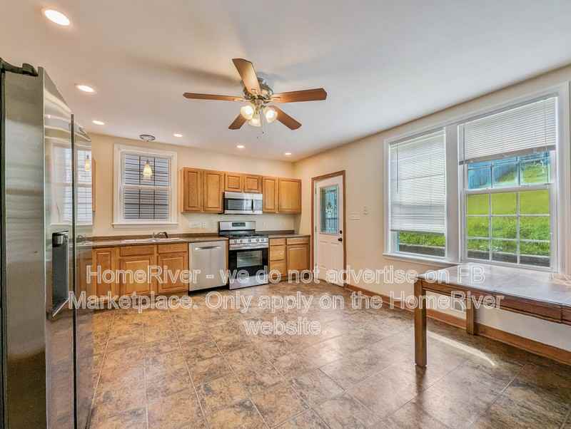 2916 Stromberg St - Photo 6 of 19