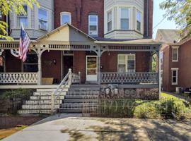 featured image of 476 N Charlotte St #2