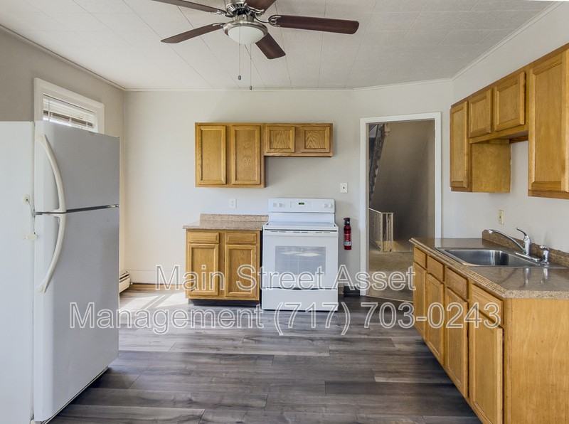 476 N Charlotte St #2 - Photo 5 of 24
