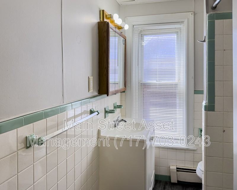 476 N Charlotte St #2 - Photo 6 of 24