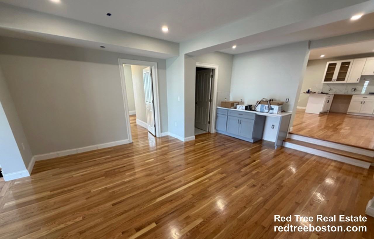 231 Foster St - Photo 4 of 9