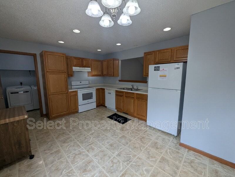 5309 Myanna Ln - Photo 5 of 23