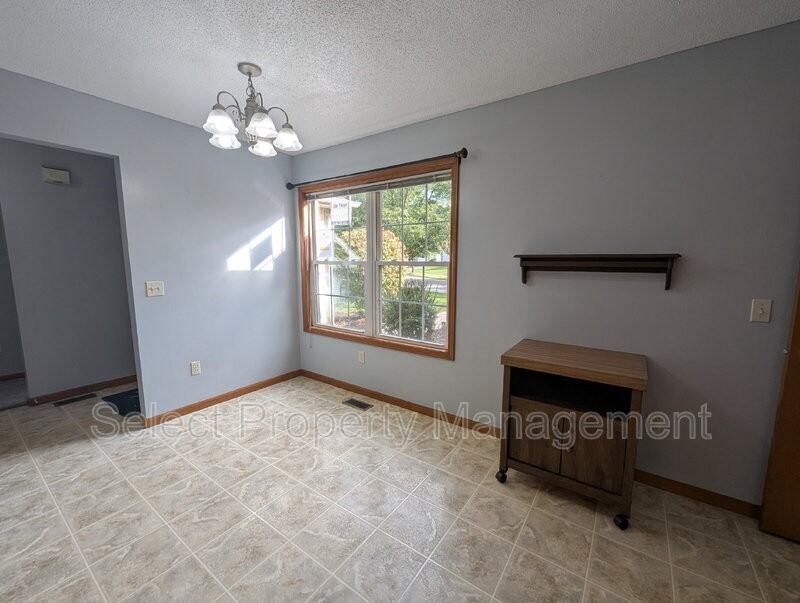 5309 Myanna Ln - Photo 7 of 23