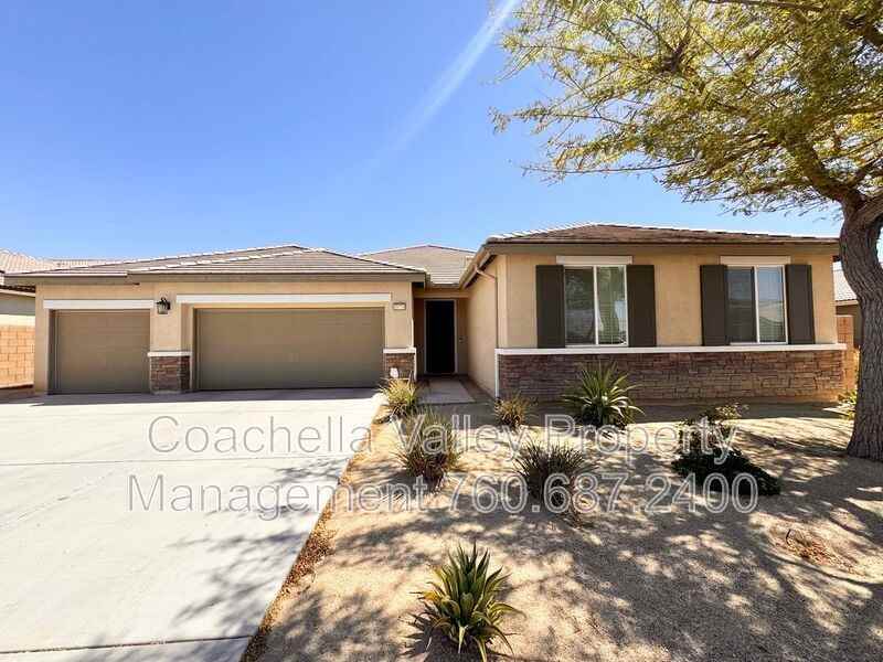 43776 Pettirosso St - Photo 3 of 50