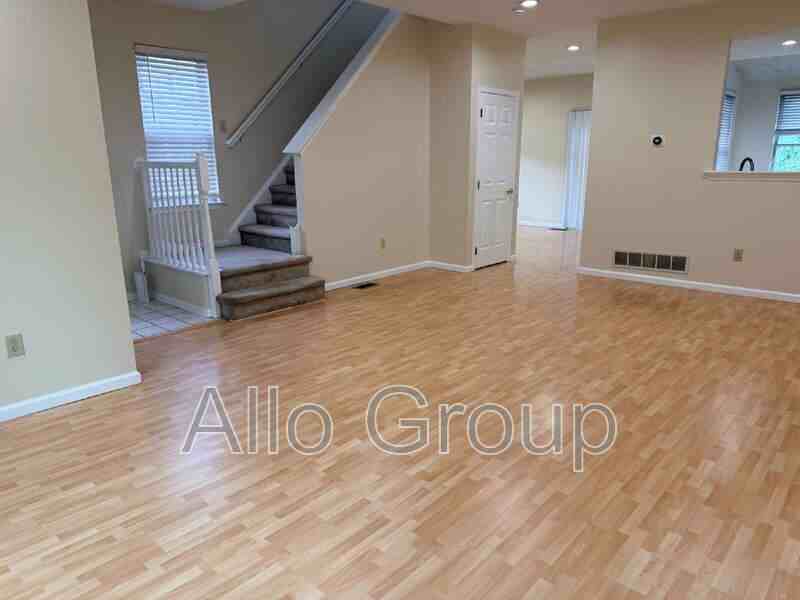 469 Woodstock Ln - Photo 6 of 37
