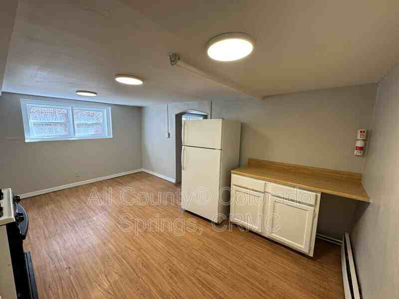 1632 W Kiowa St #5 - Photo 6 of 19