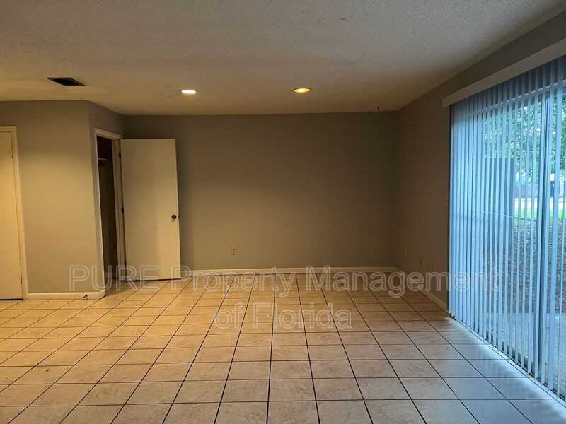 629 Ne 28th Ave - Photo 3 of 38