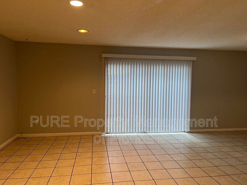 629 Ne 28th Ave - Photo 5 of 38