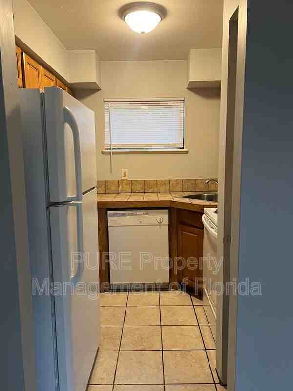 629 Ne 28th Ave - Photo 7 of 38